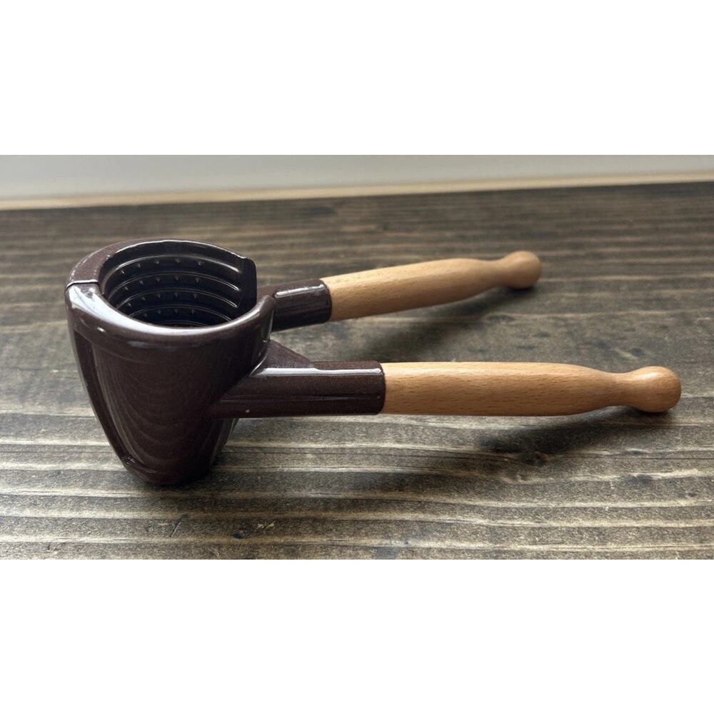 Walnut Nut Cracker Tool Stainless Steel Nutcracker With Wooden Handle Brown